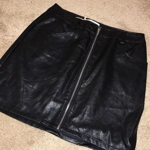 leather skirt